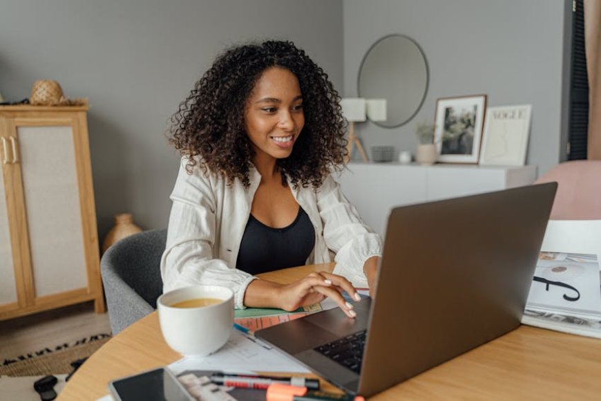 Should You Grow Your Business with Affiliates or Sales Agents?